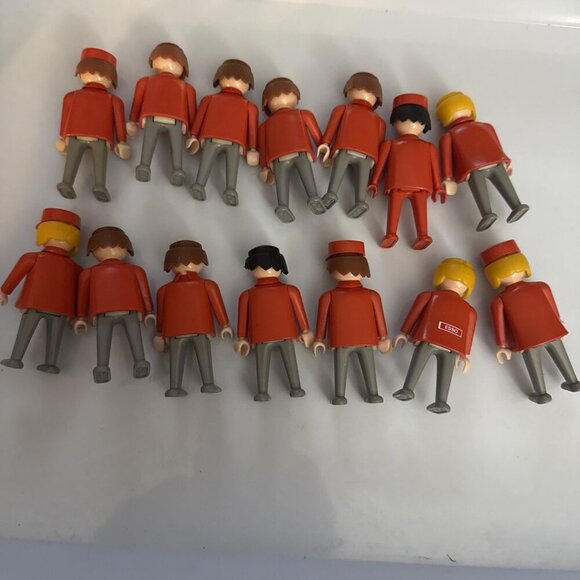 Vintage 1974 Playmobil Geobra lot of 14 Esso figurines. Pre-owned. - Picture 2 of 3